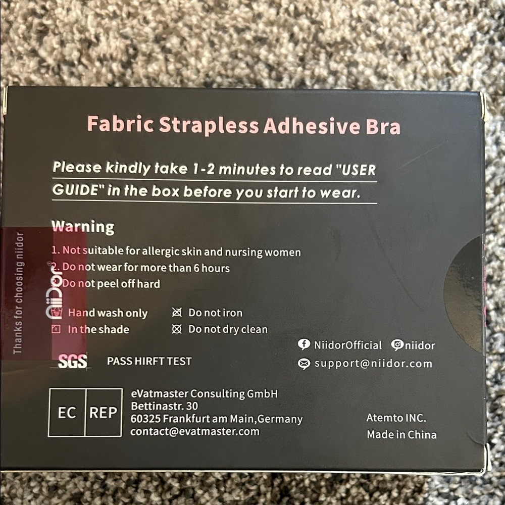 Niidor Strapless Adhesive Bra - Picture 3 of 3